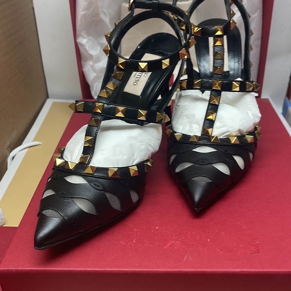 Valentino Garavani Rockstud t-strap - Picture 12 of 13